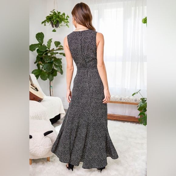 Lulu's High-Low Ruffled Floral Sundress - Picture 3 of 9